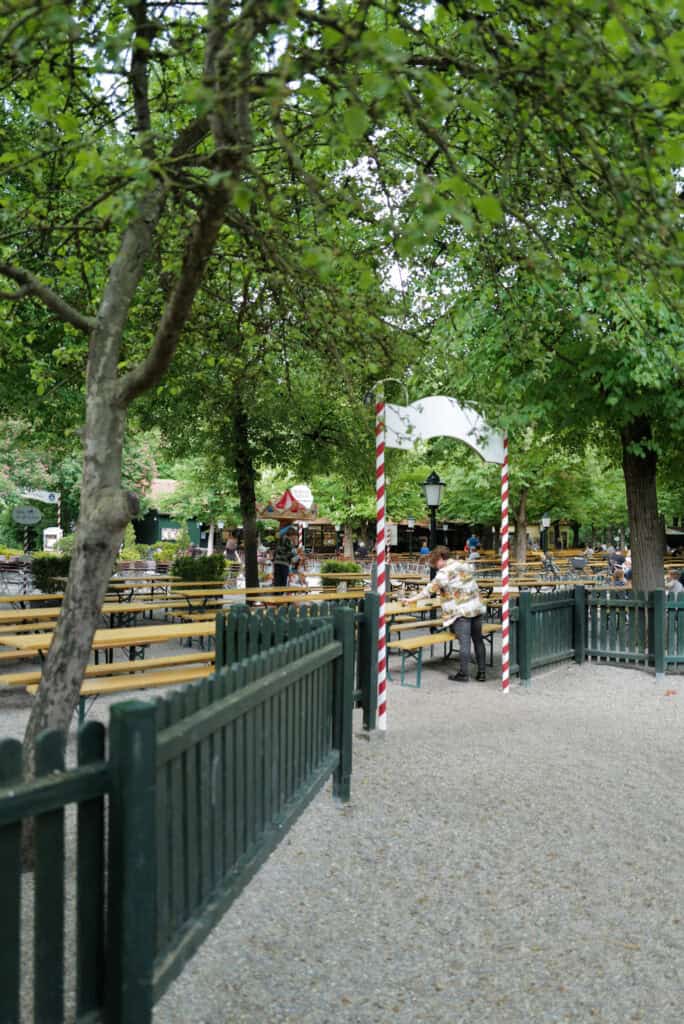 Aumeister - München Biergarten mit Spielplatz