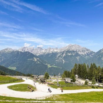 Familienausflug Tirol: Der Serlespark und die Sommerrodelbahn